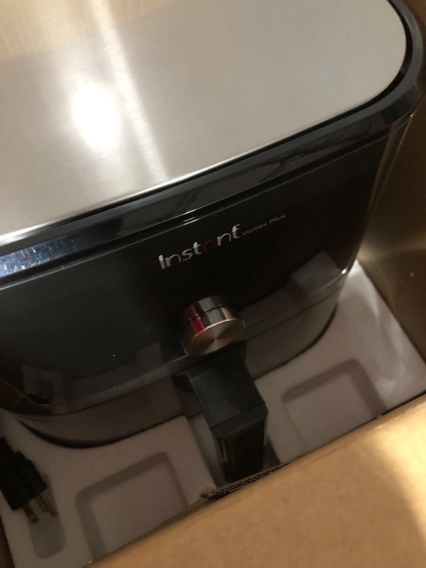 Photo 3 of [READ NOTES]
Instant Vortex Plus Air Fryer Oven, 6 Quart, From the Makers of Instant Pot