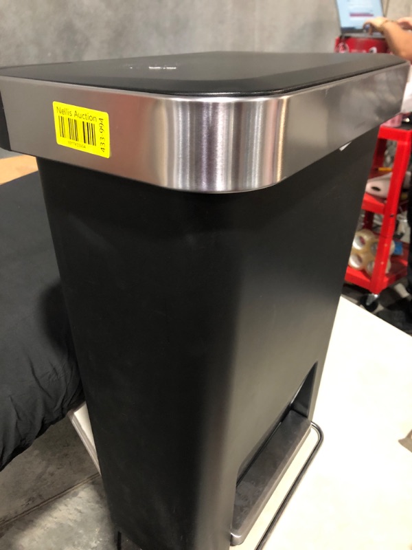 Photo 2 of * foot pedal does not work * 
simplehuman 45 Litre Rectangular Step Trash Can Black Plastic