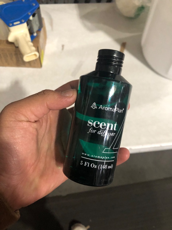 Photo 1 of (USED)Hotel Scents Dubai 5 Fl Oz, Hotel Collection - Natural & Vegan Scents - Diffuser Oil Blends for Aromatherapy - USA Fragrance, 5 Fl Oz (148ml)