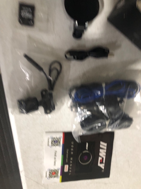 Photo 6 of (FOR PARTS ONLY)iiwey Dash Cam Front Rear and Inside 1080P Three Channels with IR Night Vision Car Camera SD Card Included Dashboard Camera Dashcam