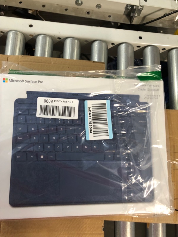 Photo 2 of Microsoft Surface Pro Signature Keyboard (Sapphire)