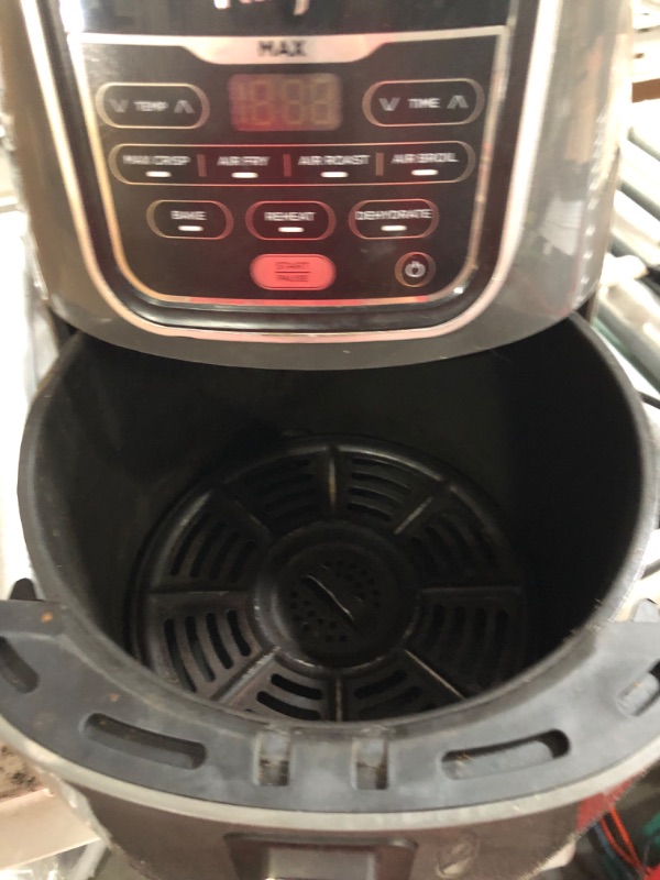 Photo 3 of **PARTS ONLY**
Ninja AF161 Max XL Air Fryer that Cooks, Crisps, Roasts, Bakes, Reheats and Dehydrates, with 5.5 Quart Capacity