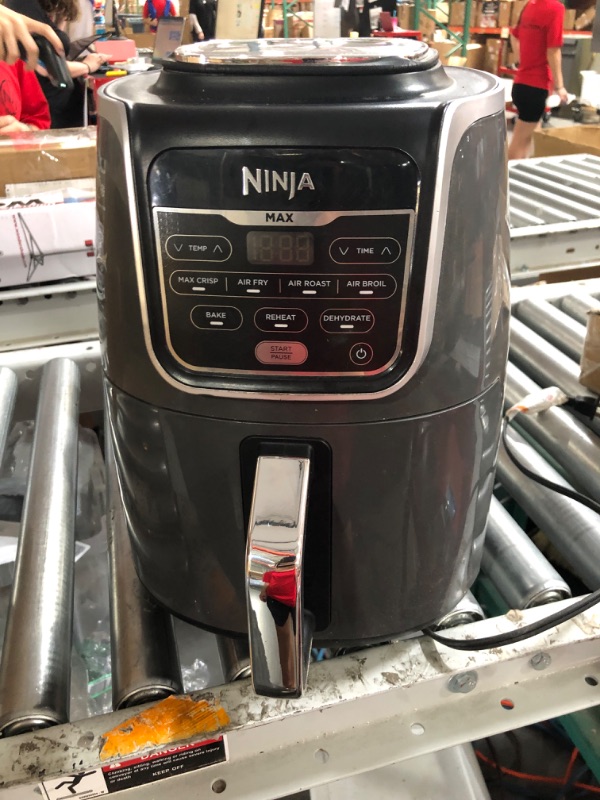 Photo 2 of **PARTS ONLY**
Ninja AF161 Max XL Air Fryer that Cooks, Crisps, Roasts, Bakes, Reheats and Dehydrates, with 5.5 Quart Capacity