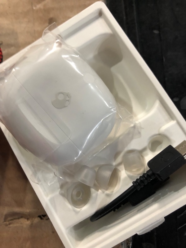 Photo 2 of **SEE NOTES**
Skullcandy Rail In-Ear Wireless Earbuds - White