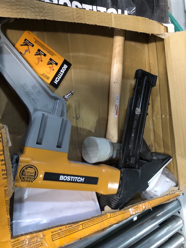 Photo 2 of * item used *
BOSTITCH Flooring Nailer, 2-in-1 (BTFP12569)