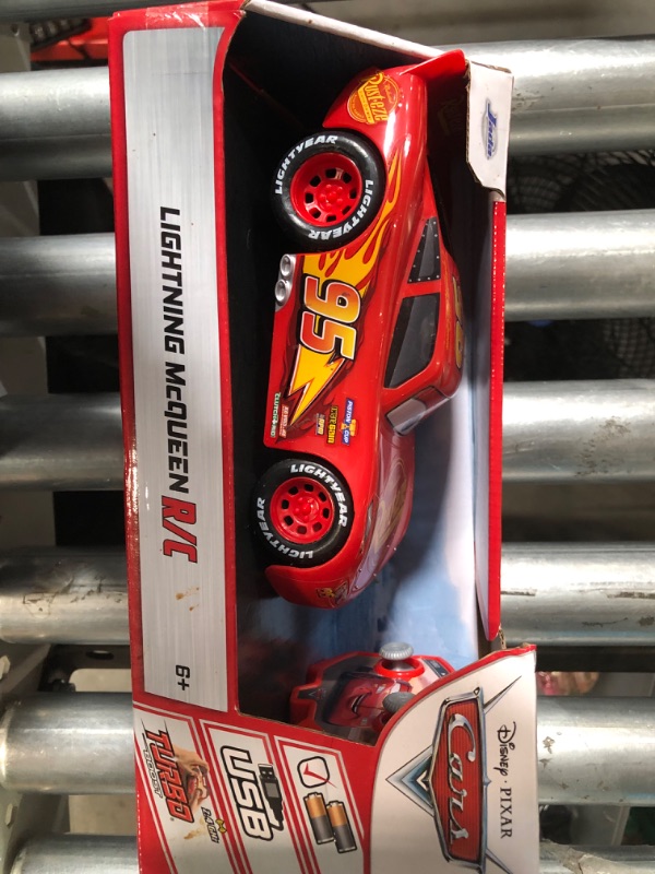 Photo 2 of Jada Toys Pixar Cars 1:24 Lightning McQueen RC Remote Control Car 2.4 GHz Red Toys for Kids