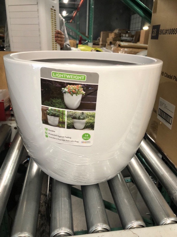 Photo 2 of (USED)Kante 14" Dia. Large Pure White PLASTIC Planter, Outdoor Indoor Modern Round Plant Pots, Lightweight, Heavy Duty, COMES WITH 2