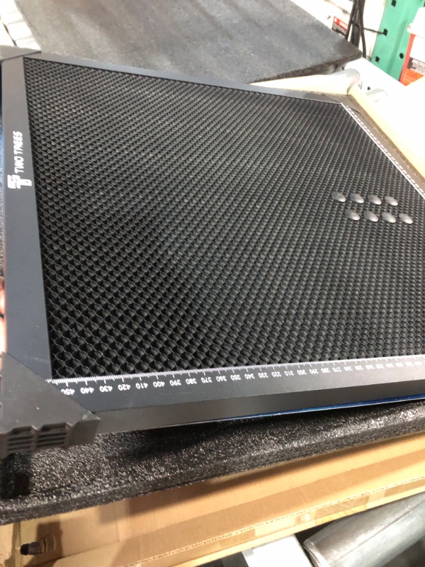 Photo 2 of OUYZGIA Honeycomb Laser Bed 500x500mm Steel Honeycomb Board Cutting Table for Laser Cutter Engraver