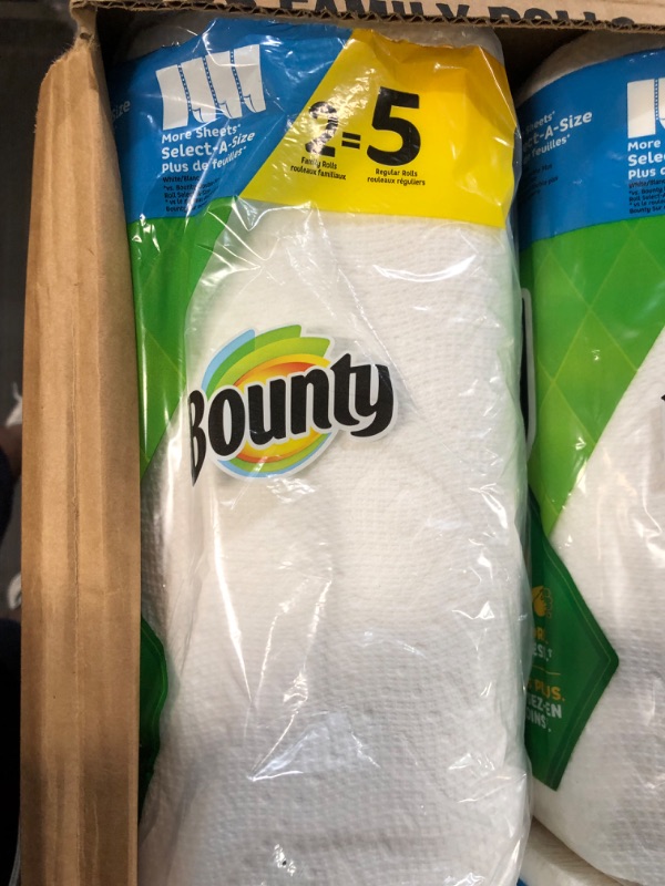 Photo 4 of Bounty Quick Size Paper Towels, White, 4 Packs Of 2 Family Rolls = 8 Family Rolls