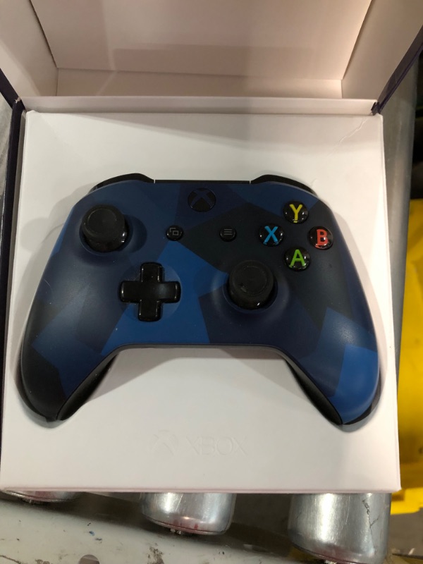 Photo 2 of * used * please see all images * 
Xbox Wireless Controller – Stellar Shift Special Edition Series X|S, One