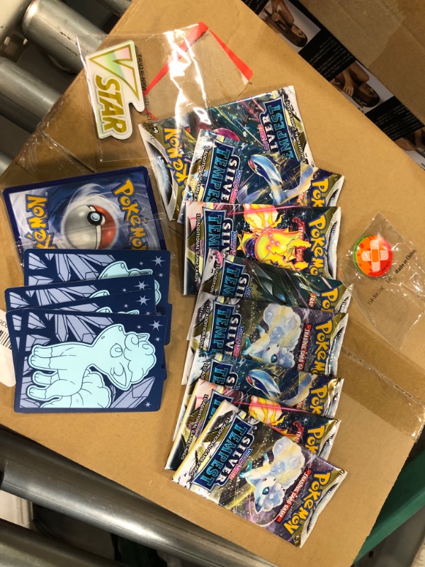 Photo 2 of ***OPENED - SEE NOTES***
Pokémon TCG: Sword & Shield Silver Tempest Elite Trainer Box