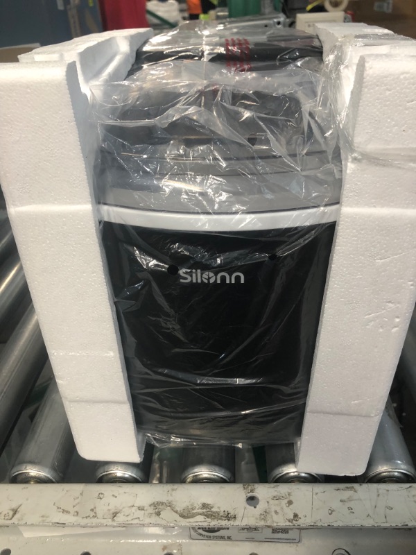 Photo 2 of *PARTS ONLY SEE NOTES*
Silonn Countertop Ice Maker, 9 Cubes Ready in 6 Mins, 26lbs in 24Hrs,(SLIM09) Black