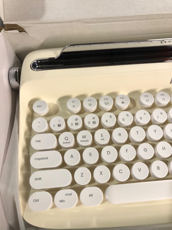 Photo 4 of YUNZII ACTTO B503 Wireless Typewriter Keyboard, Retro Bluetooth Keyboard with Integrated 