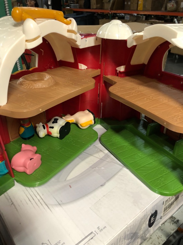 Photo 1 of Battat – Big Red Barn – Animal Farm Playset 