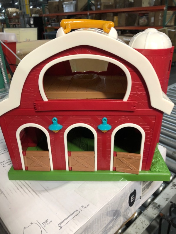 Photo 2 of Battat – Big Red Barn – Animal Farm Playset 