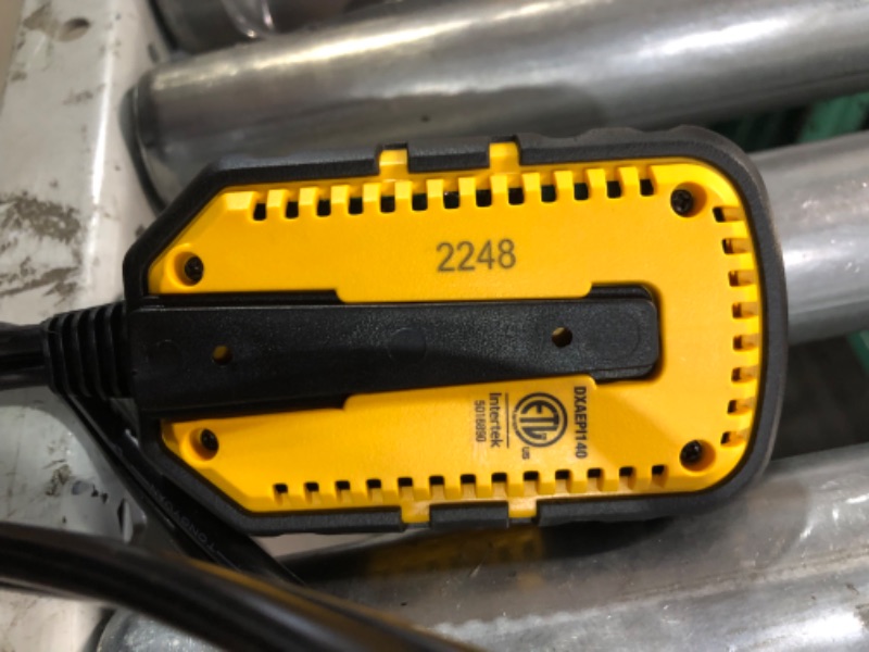 Photo 2 of DeWalt Power Inverter Dxaepi140