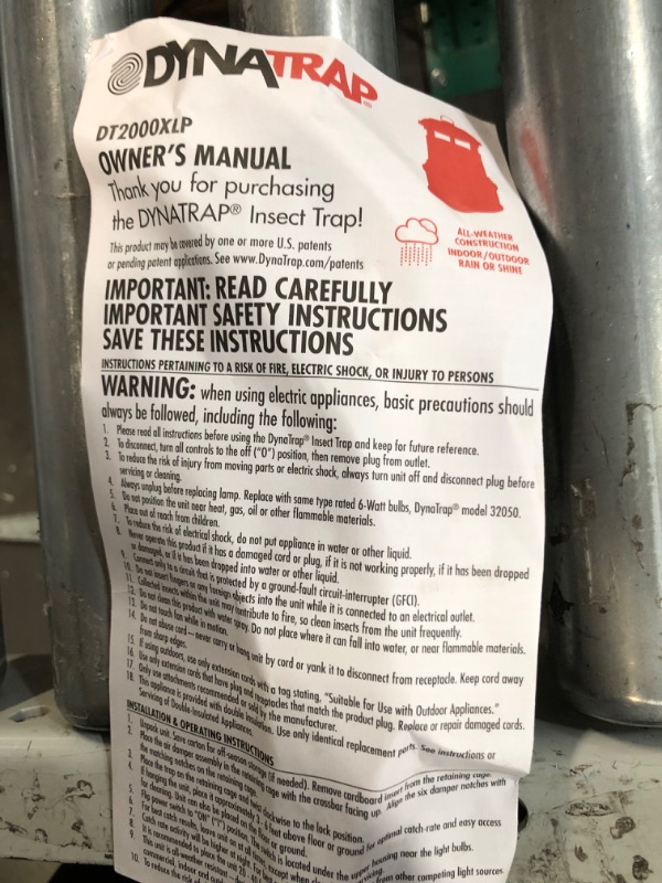 Photo 8 of ***FAN SPINS BUT LIGHT DOES NOT LIGHT UP - NONFUNCITONAL - FOR PARTS***
DynaTrap DT2000XLPSR Large Mosquito & Flying Insect Trap Protects up to 1 Acre Black 
