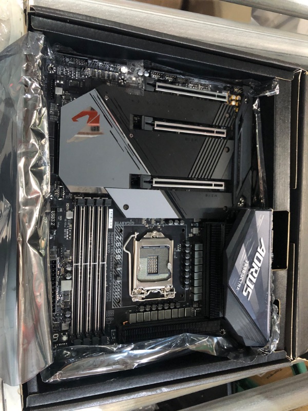 Photo 4 of GIGABYTE Z590 AORUS ULTRA Z590 Z590 AORUS ULTRA Bundle