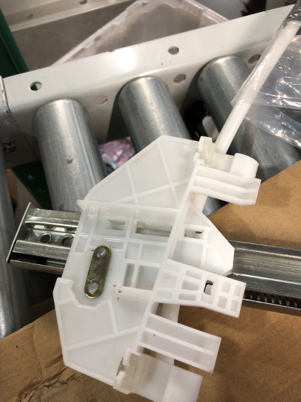 Photo 1 of Front Right Passenger Side Power Window Regulator with Motor for Jeep Liberty 2006-2007 Front Passenger Side USED ITEM 