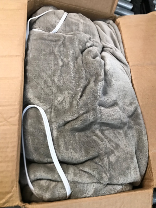 Photo 1 of ***USED*** BearHug Electric Blanket