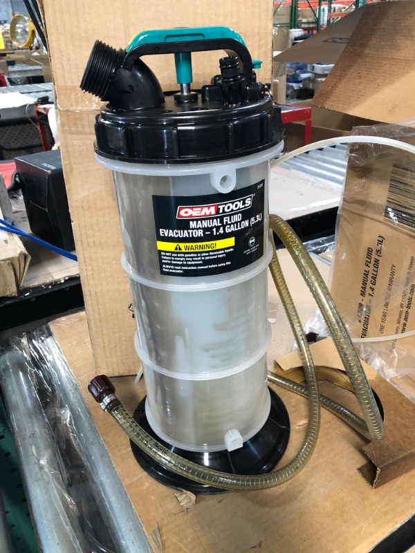 Photo 4 of ** USED** OEMTOOLS 24389 5.6 Quarts (1.4 Gallons) Manual Fluid Extractor, Fluid Extractor Pump, Oil Extractor Vacuum, Auto Oil Extractor 5.3 Liter