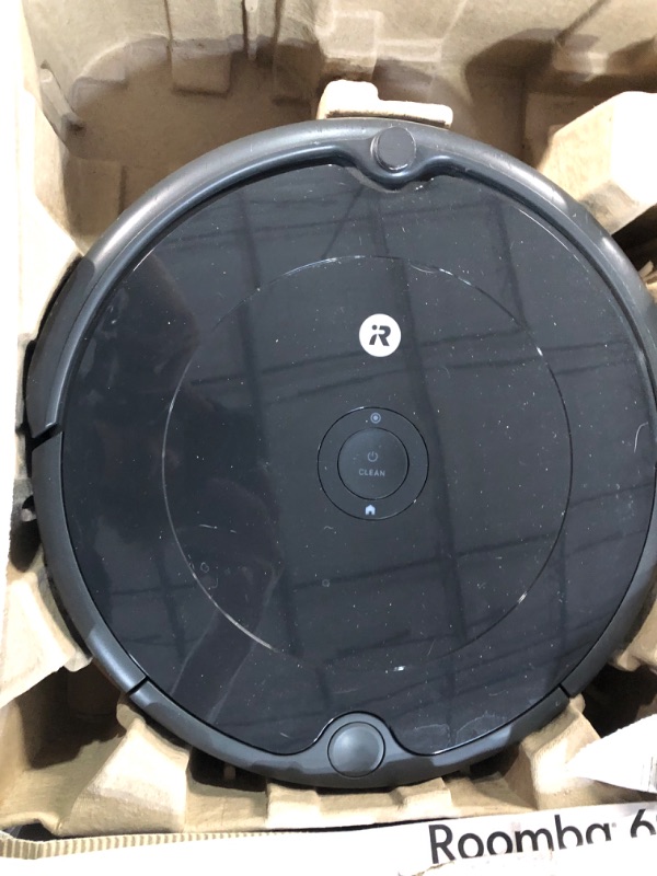 Photo 3 of [Like New] iRobot Roomba 692 Robot Vacuum-Wi-Fi Connectivity,  Self-Charging, Charcoal Grey