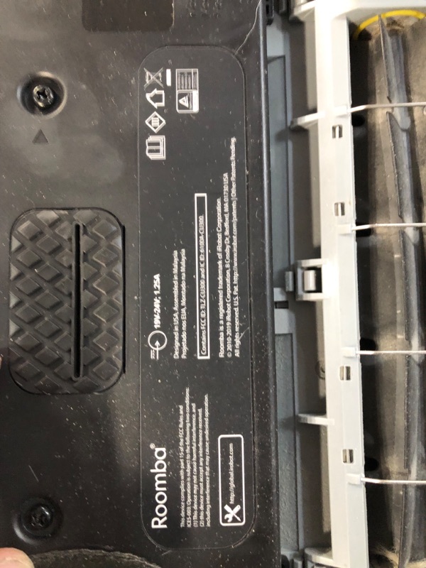 Photo 9 of [Like New] iRobot Roomba 692 Robot Vacuum-Wi-Fi Connectivity,  Self-Charging, Charcoal Grey