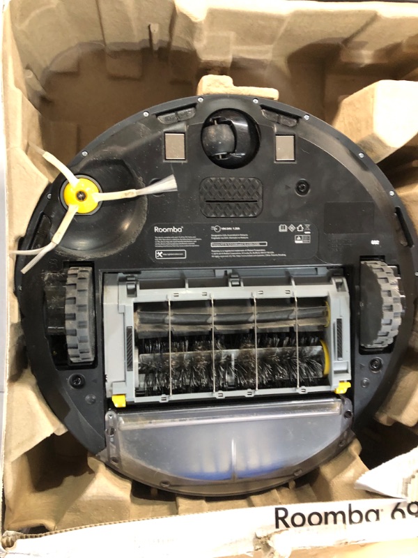 Photo 8 of [Like New] iRobot Roomba 692 Robot Vacuum-Wi-Fi Connectivity,  Self-Charging, Charcoal Grey