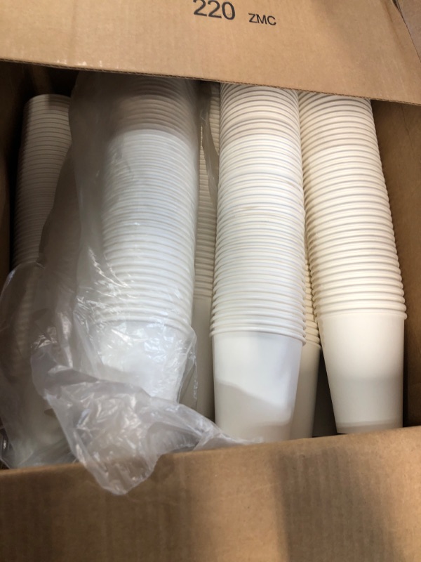 Photo 2 of 300-Pack 8 oz. White Paper Disposable Cups