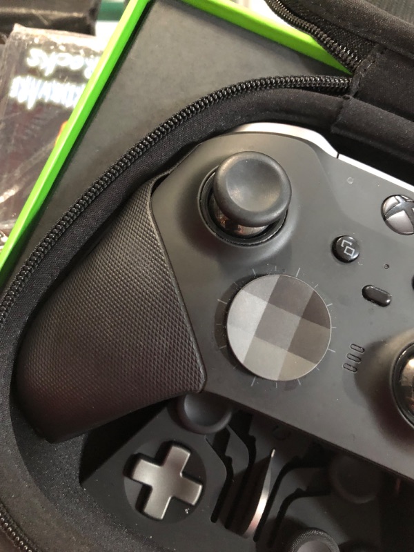 Photo 7 of Xbox One Wireless Controller - Elite Series 2 Black