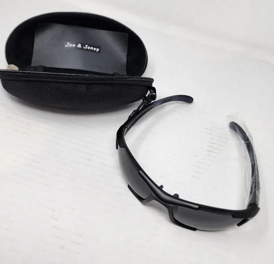 Photo 1 of Jon & Joney Sunglasses Polarized, Black/Grey