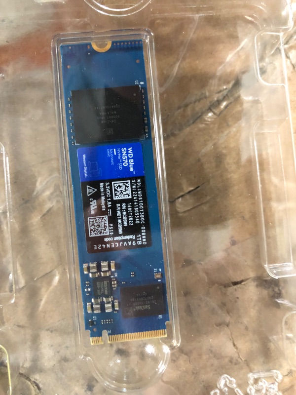 Photo 2 of Western Digital 1TB WD Blue SSD