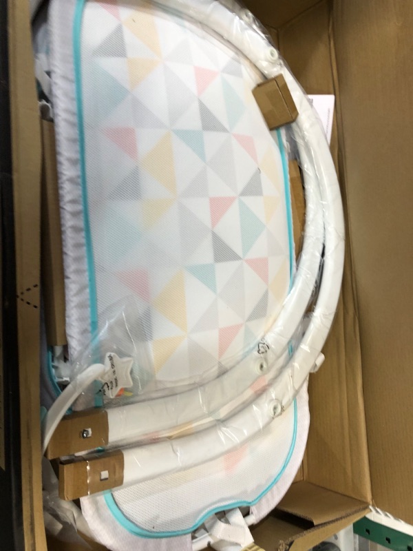 Photo 2 of (GREAT CONDITION) Fisher-Price Soothing Motions Bassinet