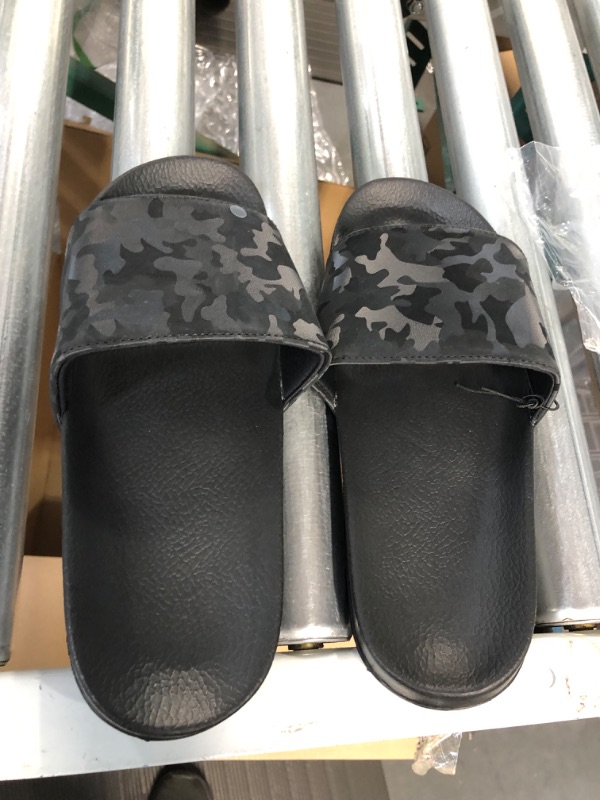 Photo 1 of Black Camoflage Slides Size Men's 9