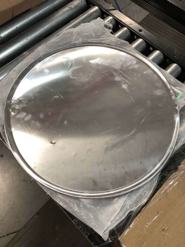 Photo 1 of *Minor Dents/Dirty* New Star Foodservice 50851 Restaurant-Grade Aluminum Pizza Pan, 20-Inch Silver 