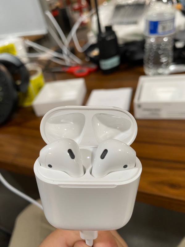 Photo 2 of Apple AirPods (1st Generation) - TESTED FOR POWER**** FAIRLY NEW***** 