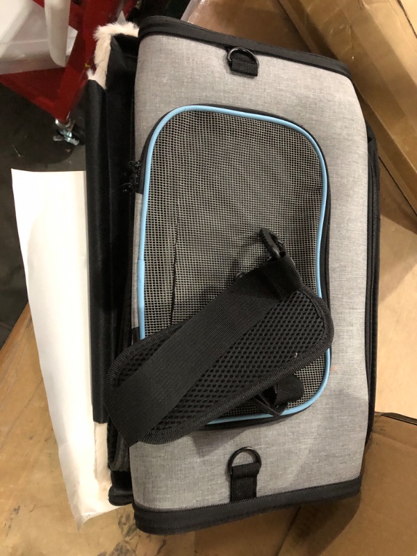 Photo 2 of **tear on the top panel**
Siivton 4 Sides Expandable Pet Carrier, Airline Approved Soft-Sided Dog Cat Carrier Bag