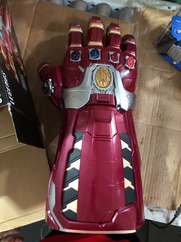 Photo 3 of Avengers Marvel Legends Series Endgame Power Gauntlet Articulated Electronic Fist,Brown,