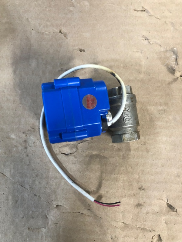 Photo 2 of Motorized Ball Valve- 1/2" Brass Ball Valve with Full Port, 9-24V AC/DC and 2 Wire Auto Return
