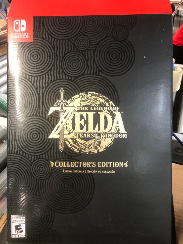 Photo 4 of **ONLY HAS THE GAME**
The Legend of Zelda: Tears of the Kingdom (Collector's Edition) - For Nintendo Switch