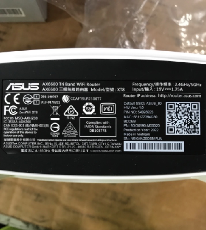 Photo 4 of ASUS ZenWiFi AX6600 Tri-Band Mesh WiFi 6 System (XT8 2PK) 