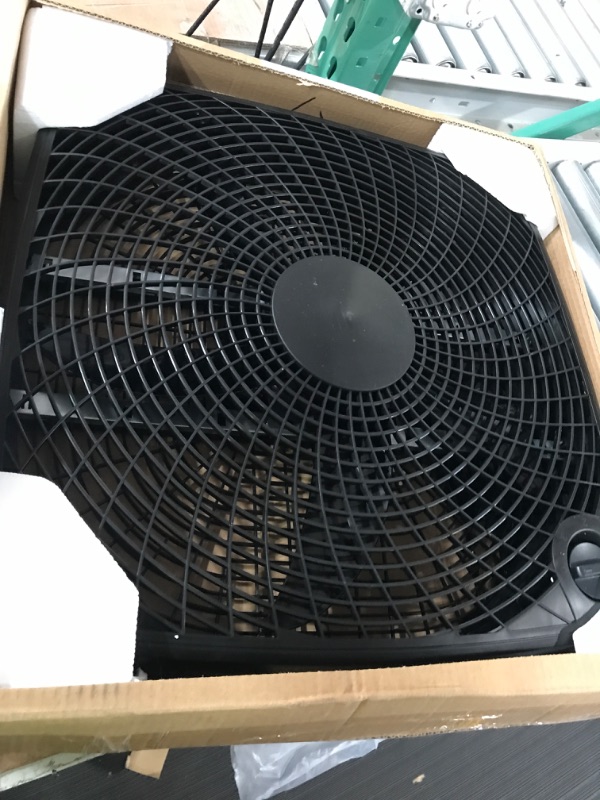 Photo 3 of ***fan works but not very well**sold for parts***
Amazon Basics 3 Speed Box Fan, 20-Inch 20-inch Box Fan