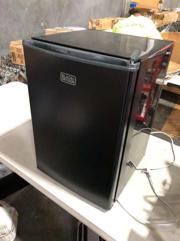 Photo 2 of ***NONFUNCTIONAL - FOR PARTS - SEE NOTES***
BLACK+DECKER BCRK25B Compact Refrigerator, 2.5 Cubic Feet, Black