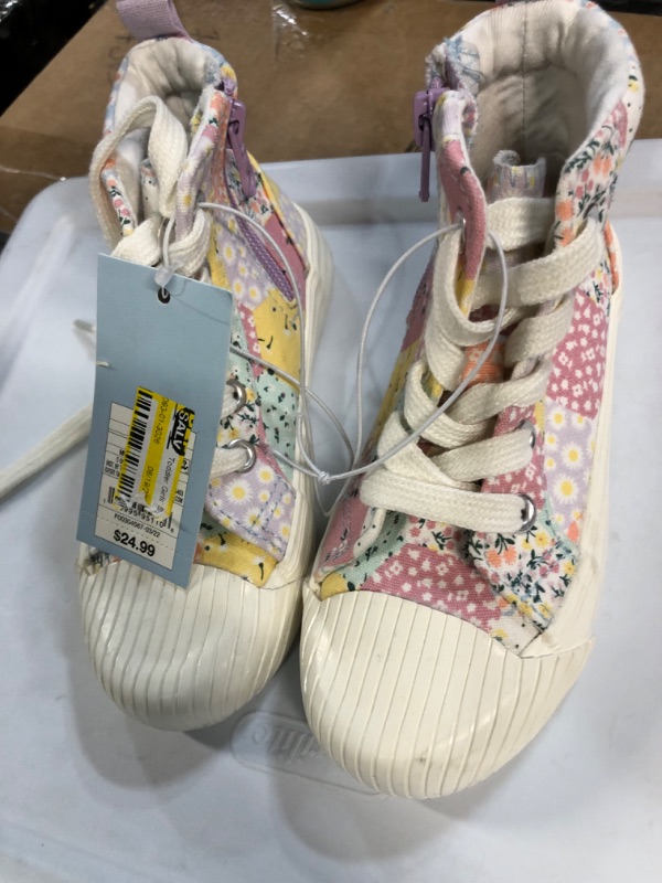 Photo 2 of Cat & Jack Floral Patchwork Sneakers, Size: 10