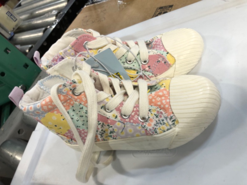 Photo 1 of Cat & Jack Floral Patchwork Sneakers, Size: 10