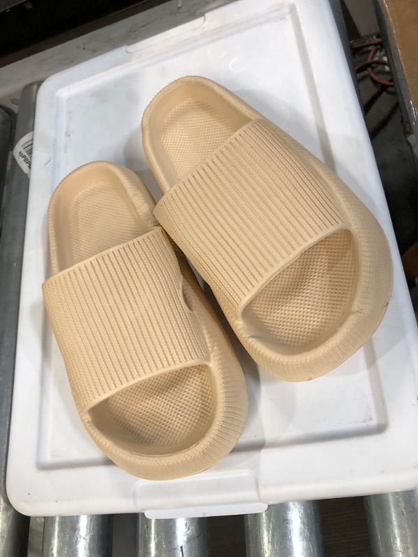 Photo 1 of *USED* Cloud Slippers, Beige, Size: 36-37