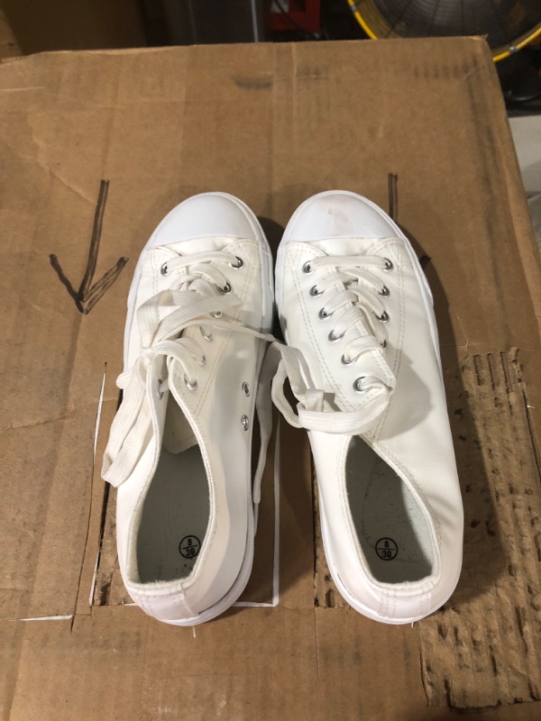 Photo 2 of **SEE NOTES**
Adokoo Women's Fashion Sneakers PU Leather Casual Shoes 8 (10.5 inches long) White VERY DIRTY