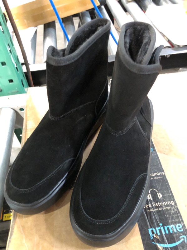 Photo 2 of Women's black Velcro winter boots