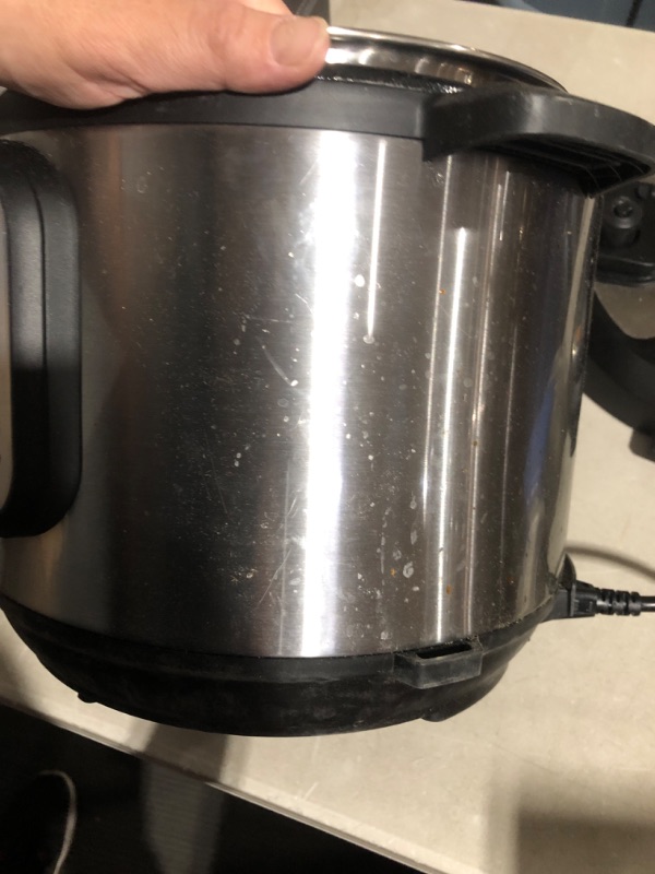 Photo 7 of (USED) Instant Pot Max 6 Quart Multi