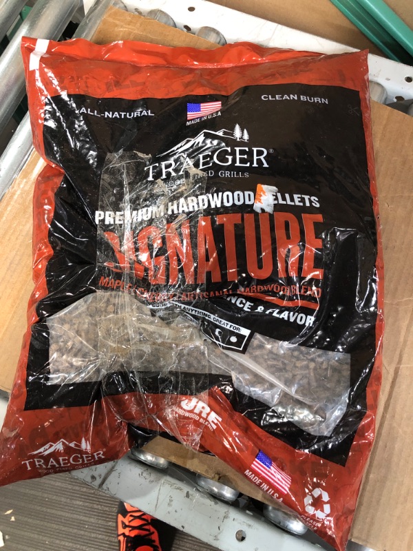 Photo 2 of *see notes* Traeger Grills Signature Blend 100% All-Natural Wood Pellets 20 lb